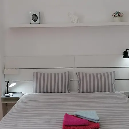 Homestay Geranios N.25 *