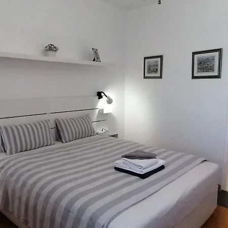 Homestay Geranios N.25