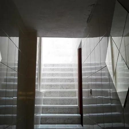 בית אירוח Geranios N.25